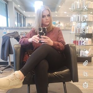 Meet your Posher, Crista